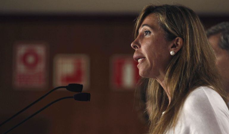 La presidenta del PP catalán, Alicia Sánchez Camacho, comparece para comentar los resultados electorales.