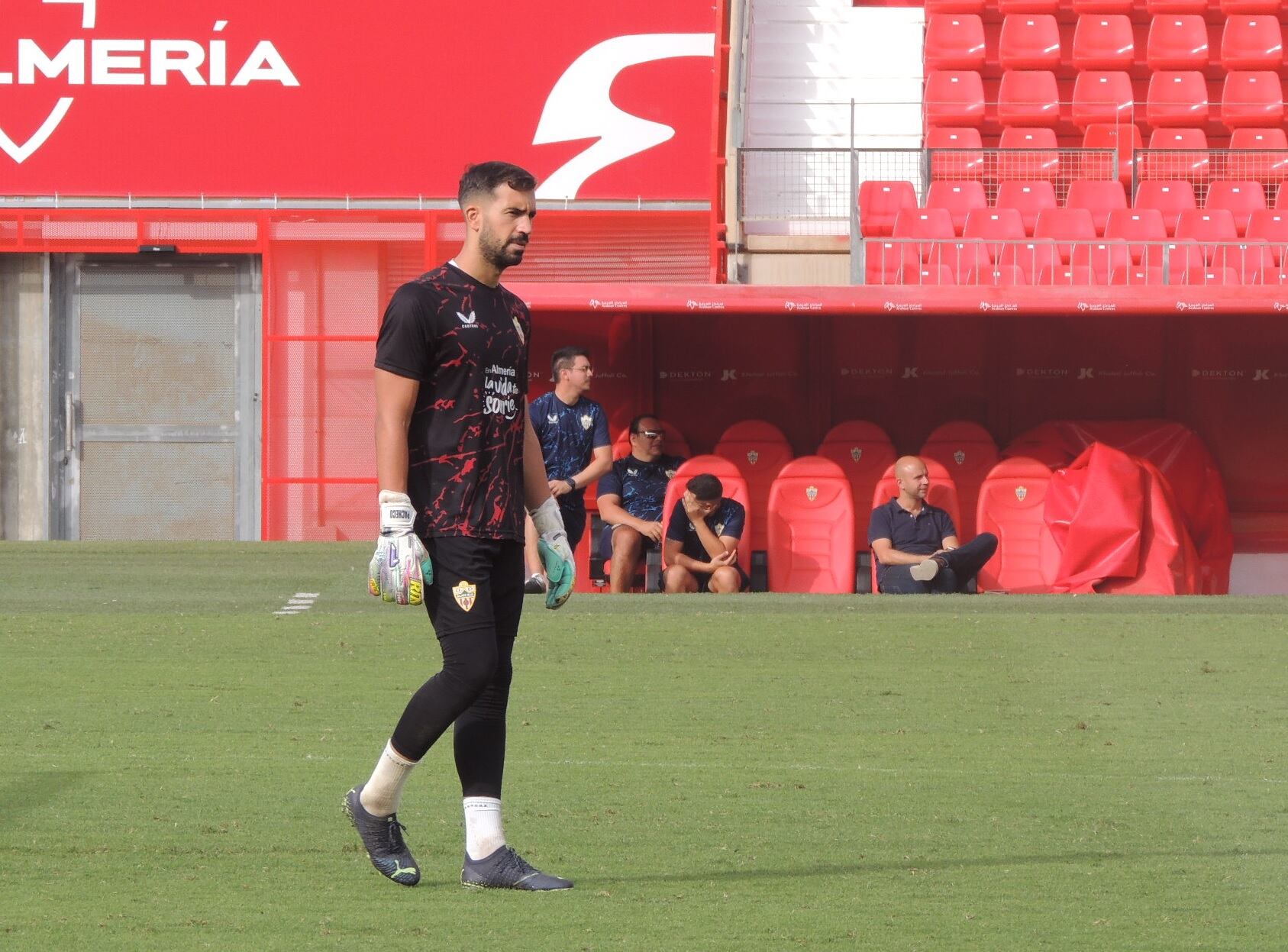 Pacheco deja de ser jugador del Almería.