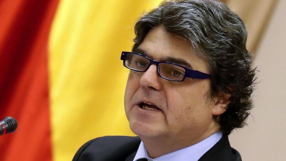 A cuerpo de diplomático