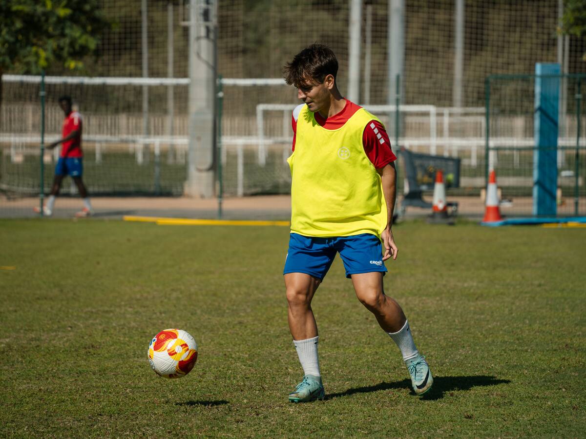 Dani Garrido insta a aprender tras la derrota frente al Sabadell