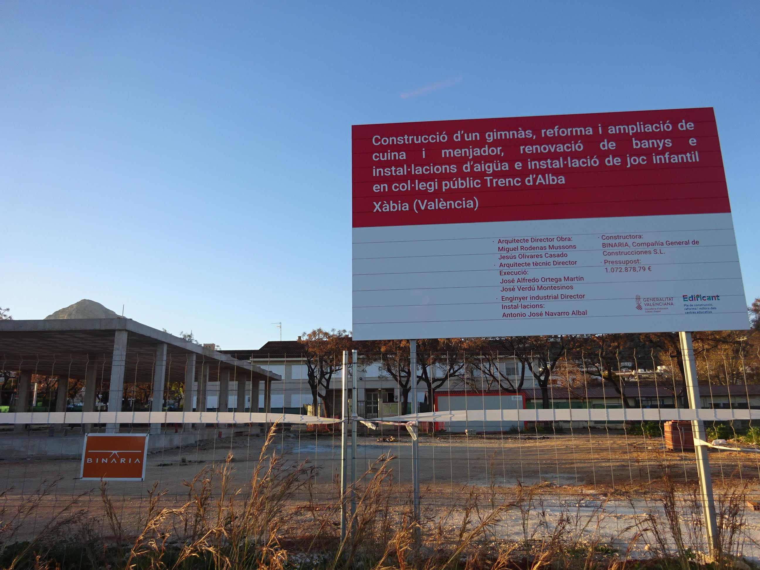 Cartel de las obras del CEIP del Trenc d&#039;Alba.