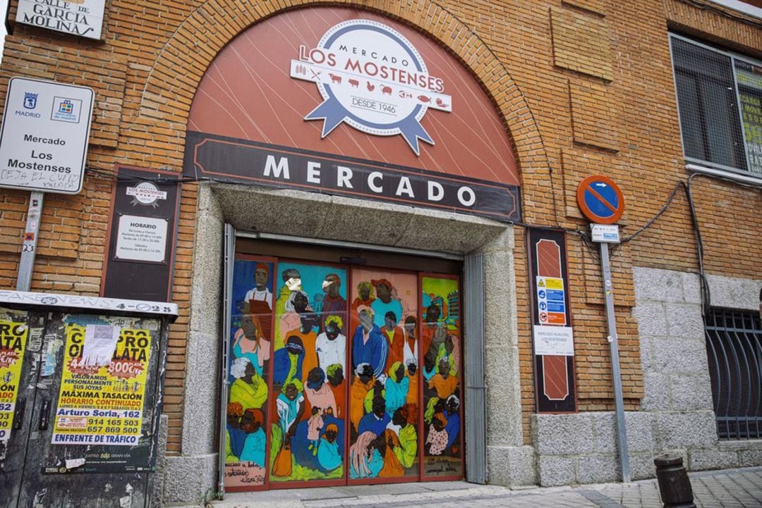 Fachada del Mercado de abastos Los Mostenses