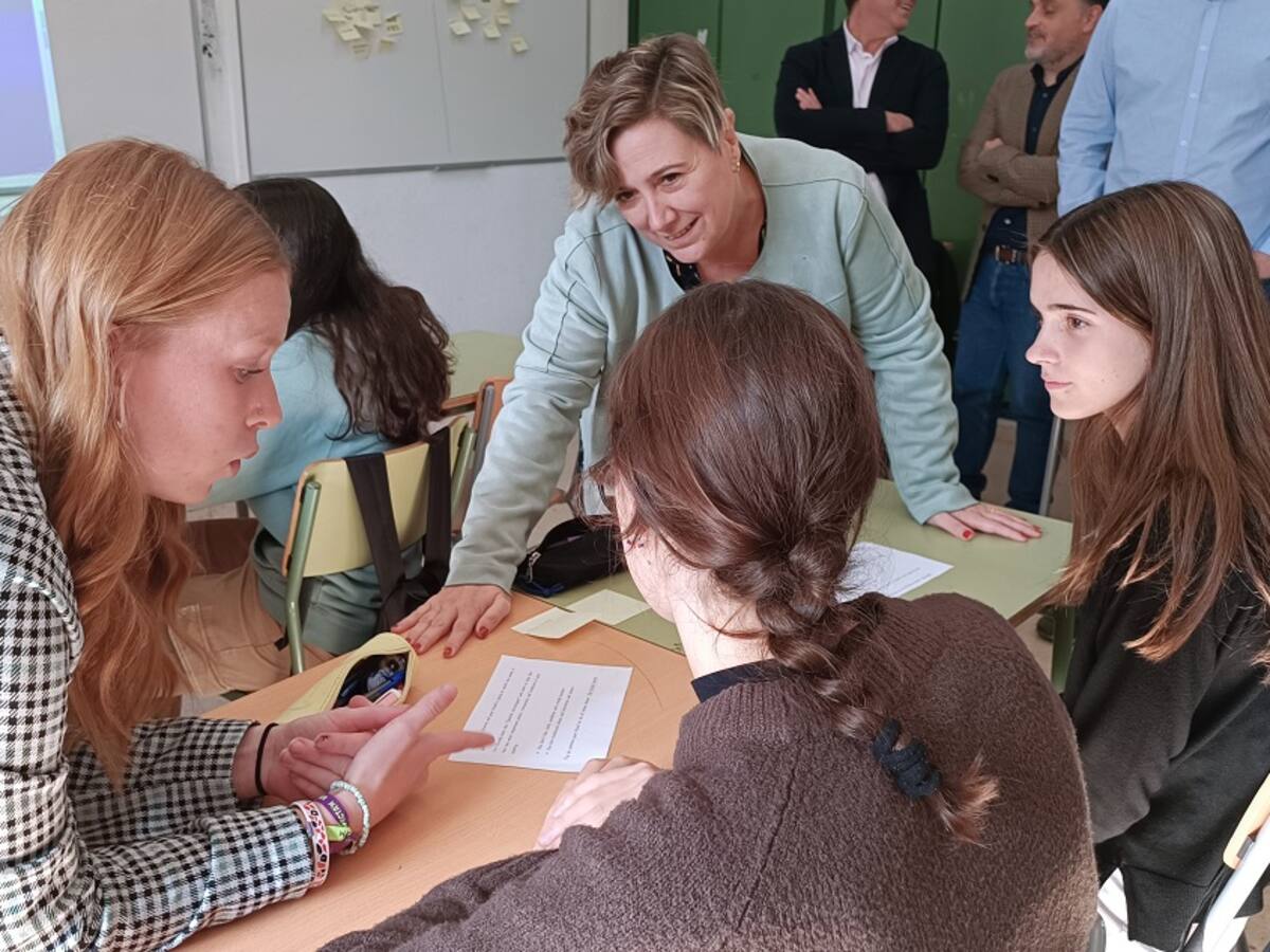 Auxiliares de conversación denuncian en Málaga la morosidad de la Junta de Andalucía