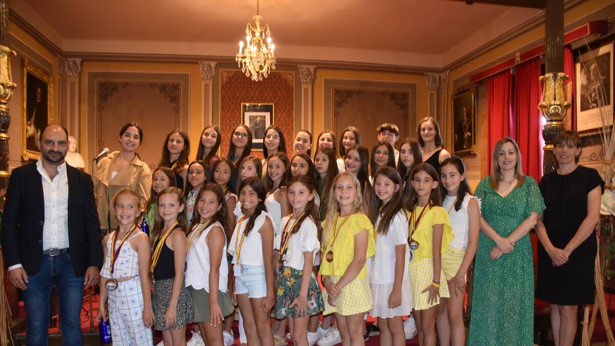 Barbastro reconoce los éxitos deportivos de los equipos de gimnasia del Club 2000