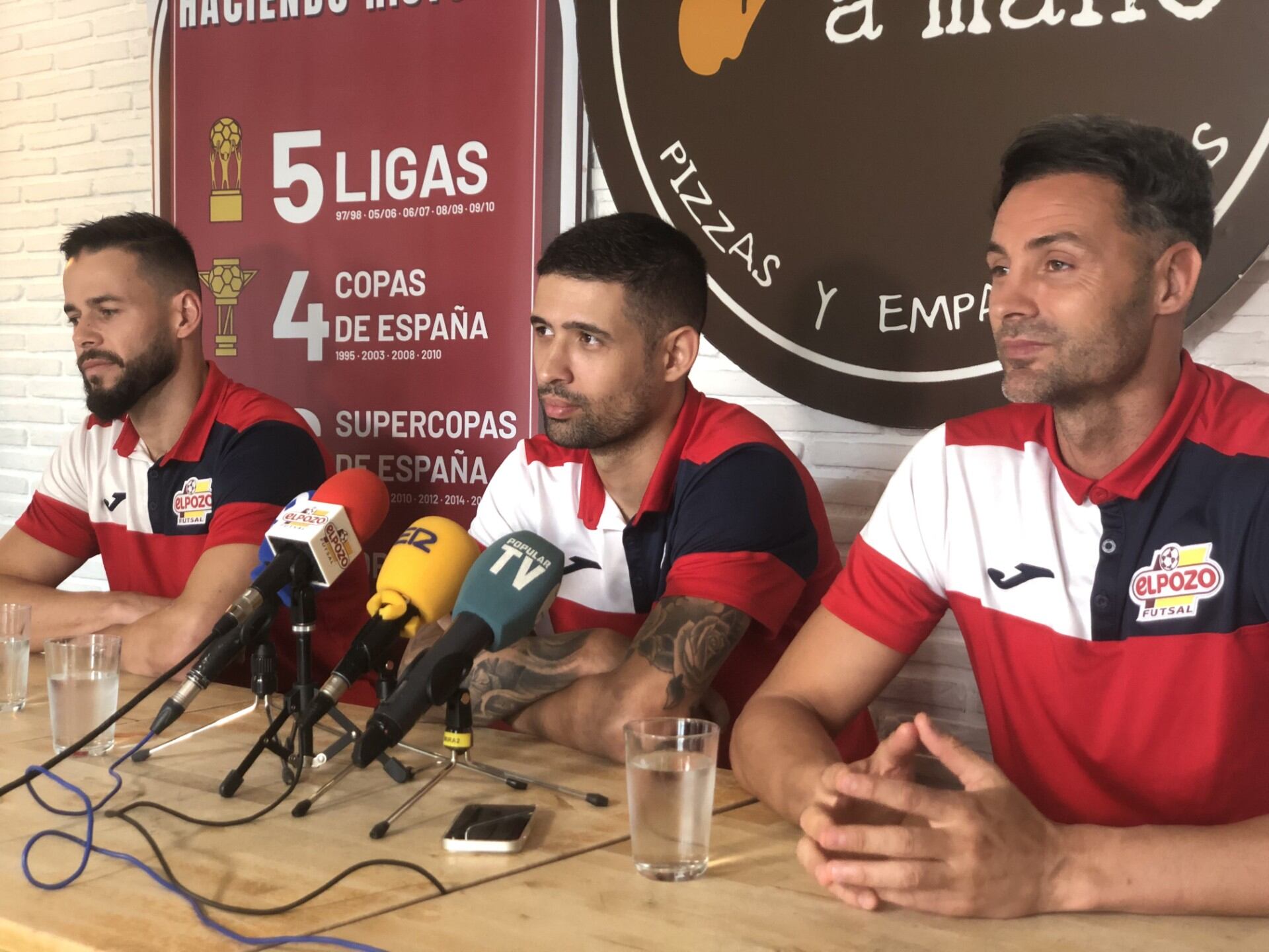 Marlon, Felipe Valerio y Juanjo Angosto, en una rueda de prensa de ElPozo Murcia