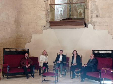 El ayuntamiento cede 13 muebles del siglo XX a la Federación de San Clemente