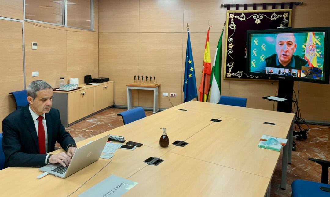 El subdelegado del Gobierno en la provincia José Pacheco este viernes durante una reunión de coordinación 