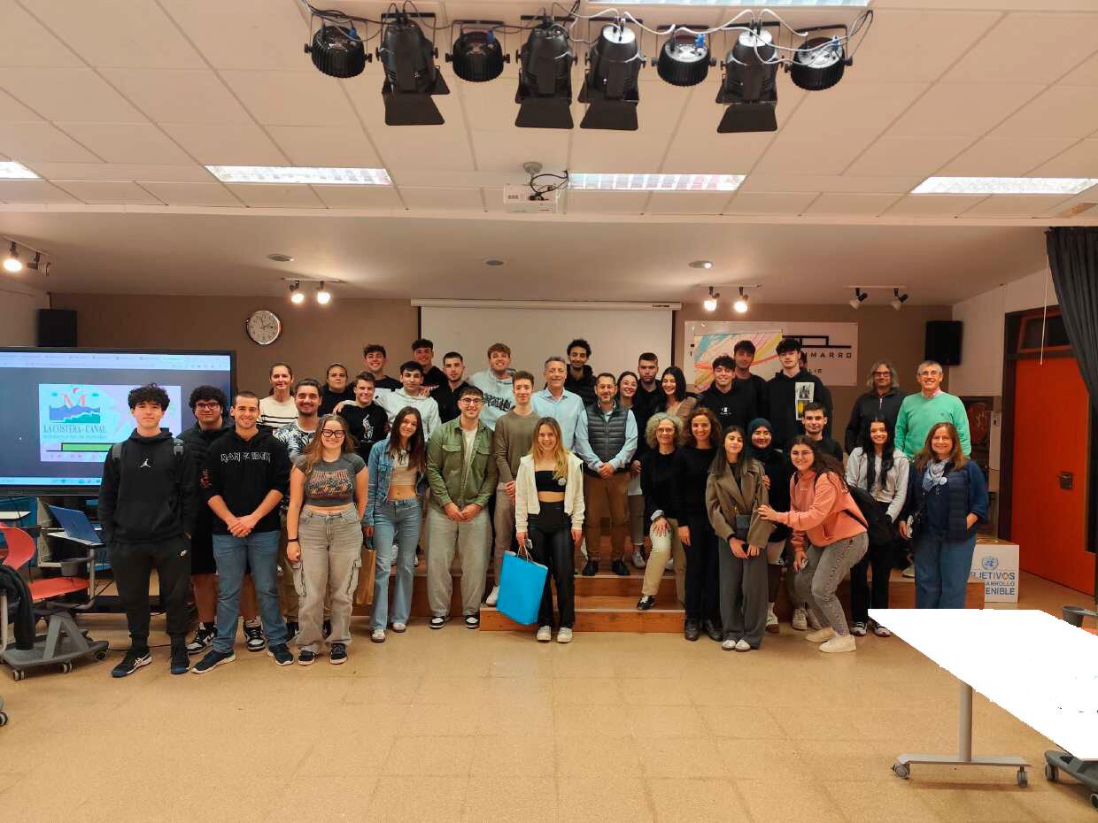 Participantes en el I Hackathon en el IES Dr.SImarro
