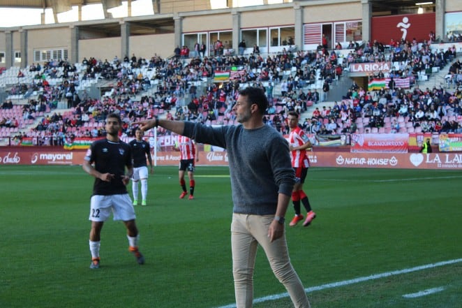 Mere Hermoso en un partido en Las Gaunas