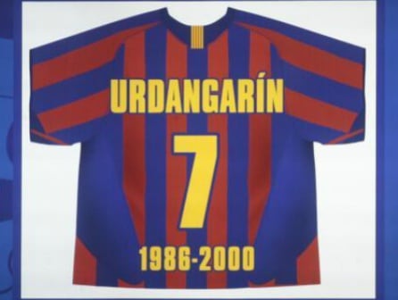 Camiseta de Iñaki Urdangarín colgada en el Palau azulgrana.