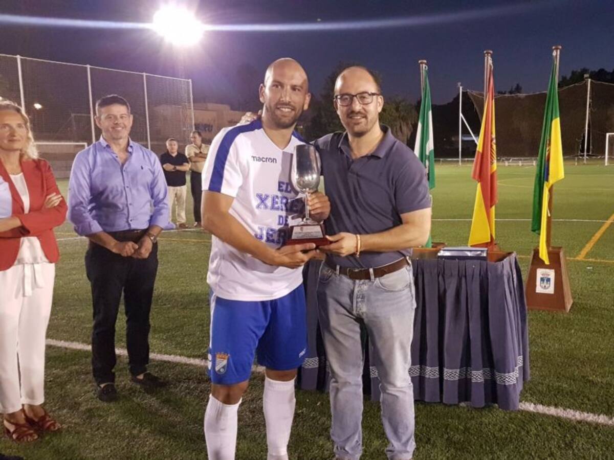 El Trofeo Ciudad de El Puerto para el Xerez CD (0-2)