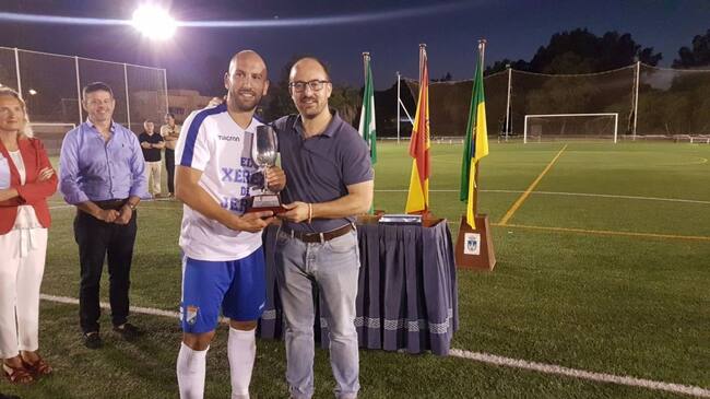 Quirós recibe el Trofeo Ciudad de El Puerto