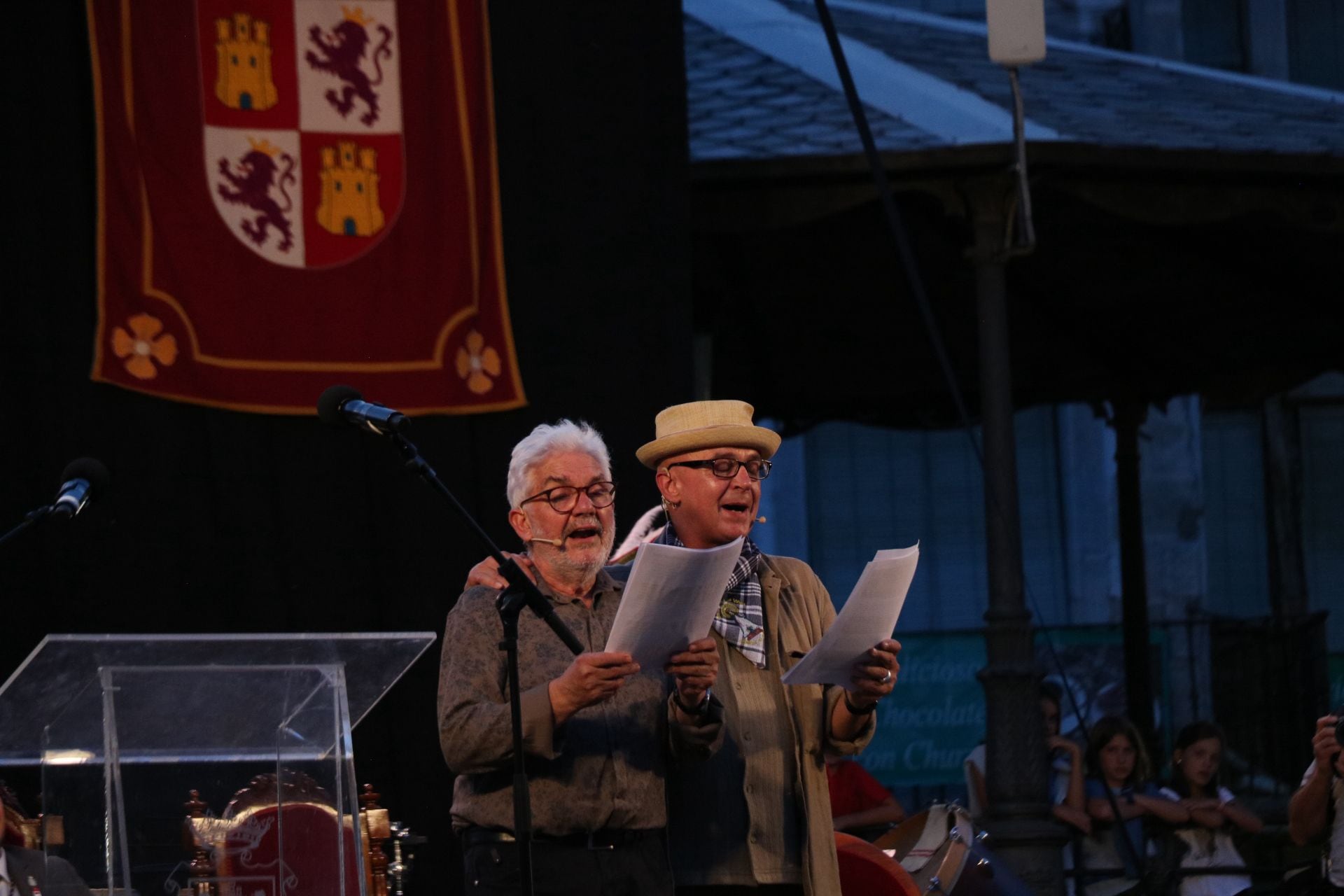 Rufo Criado y Julián Valle, miembros de A Ua Crag, pregoneros de las fiestas de Aranda 2025 en nombre de todo el colectivo artístico