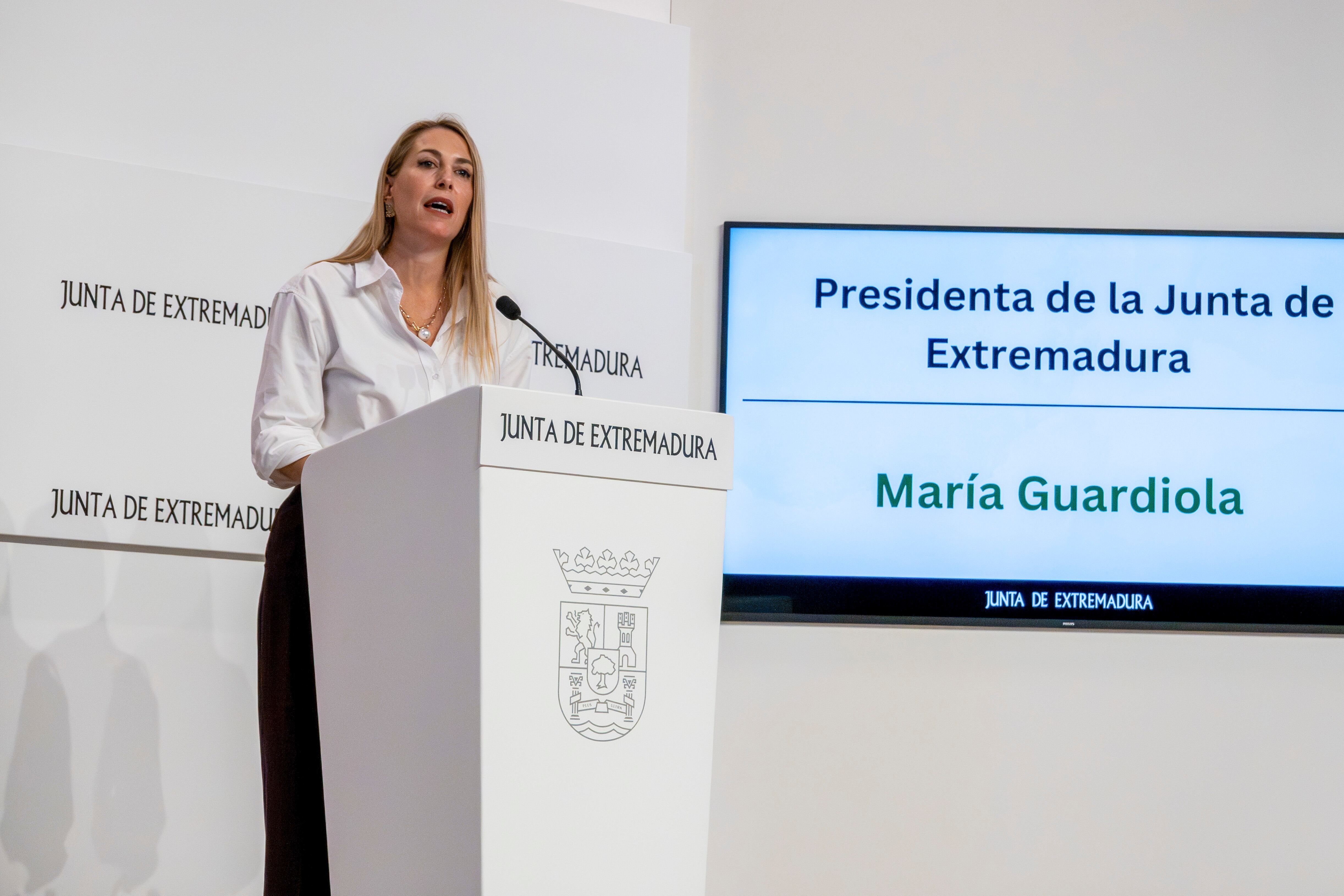 MÉRIDA, 27/10/2025.- La presidenta de la Junta de Extremadura, María Guardiola, ha convocado elecciones anticipadas para el domingo 21 de diciembre de 2025 ante la imposibilidad de sacar adelante los presupuestos para el próximo ejercicio y evitar el "bloqueo" en el mejor momento económico y social que vive la región. EFE/ Jero Morales