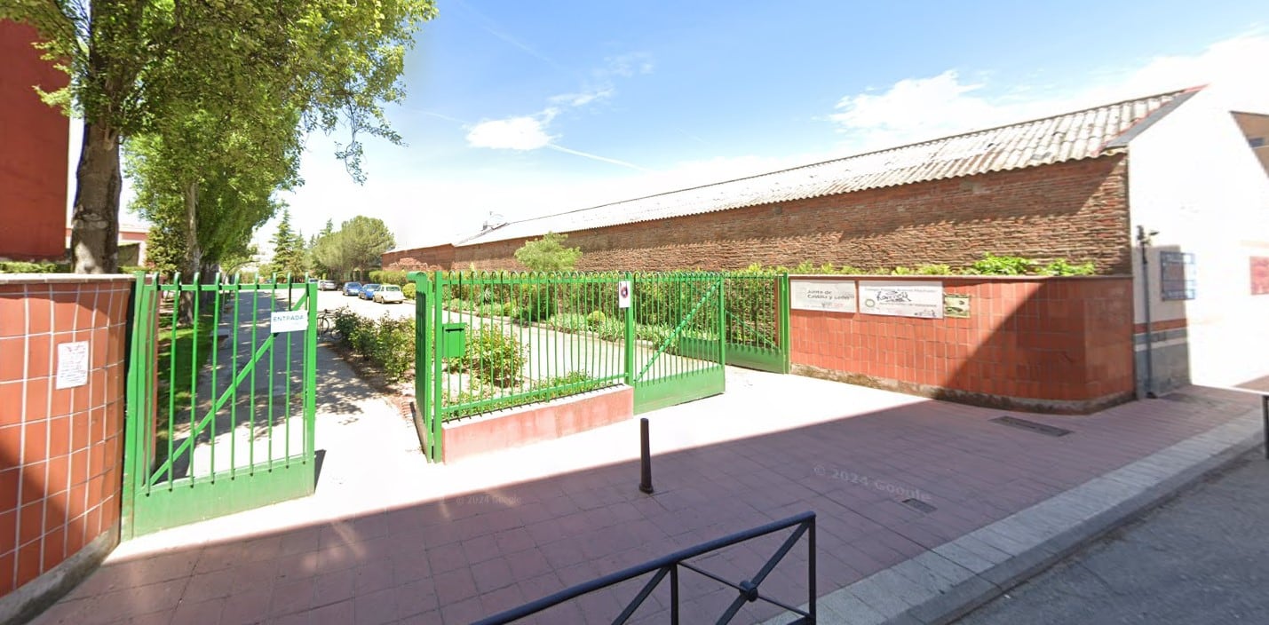 Entrada al CEIP Antonio Machado, Valladolid
