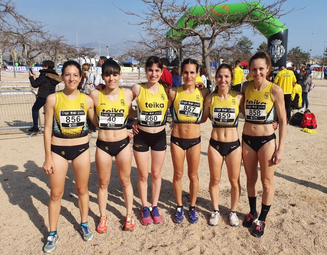 El equipo absoluto femenino de cross, en el reciente autonómico de Castelló