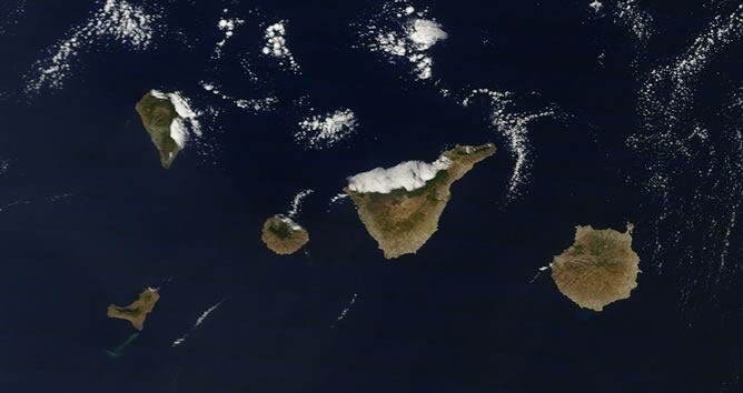 Imagen por satélite de la mancha volcánica en El Hierro