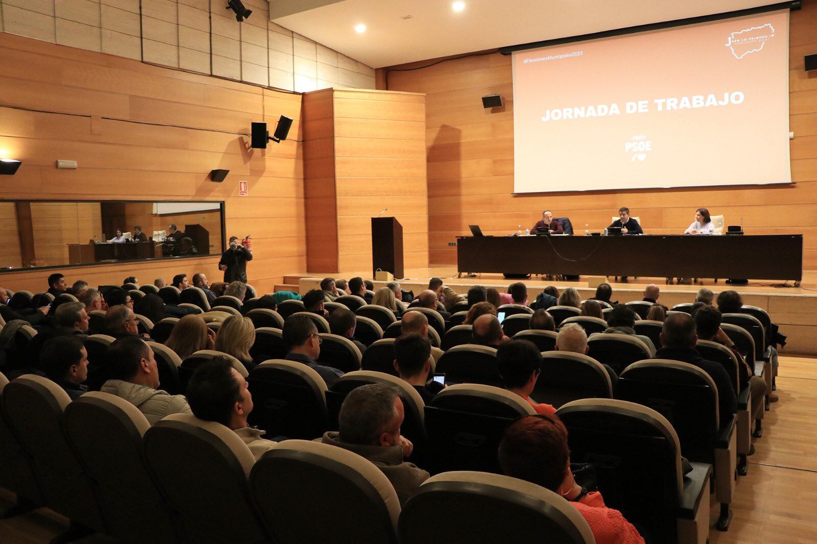 El salón de actos de IFEJA durante una jornada de trabajo del PSOE de Jaén