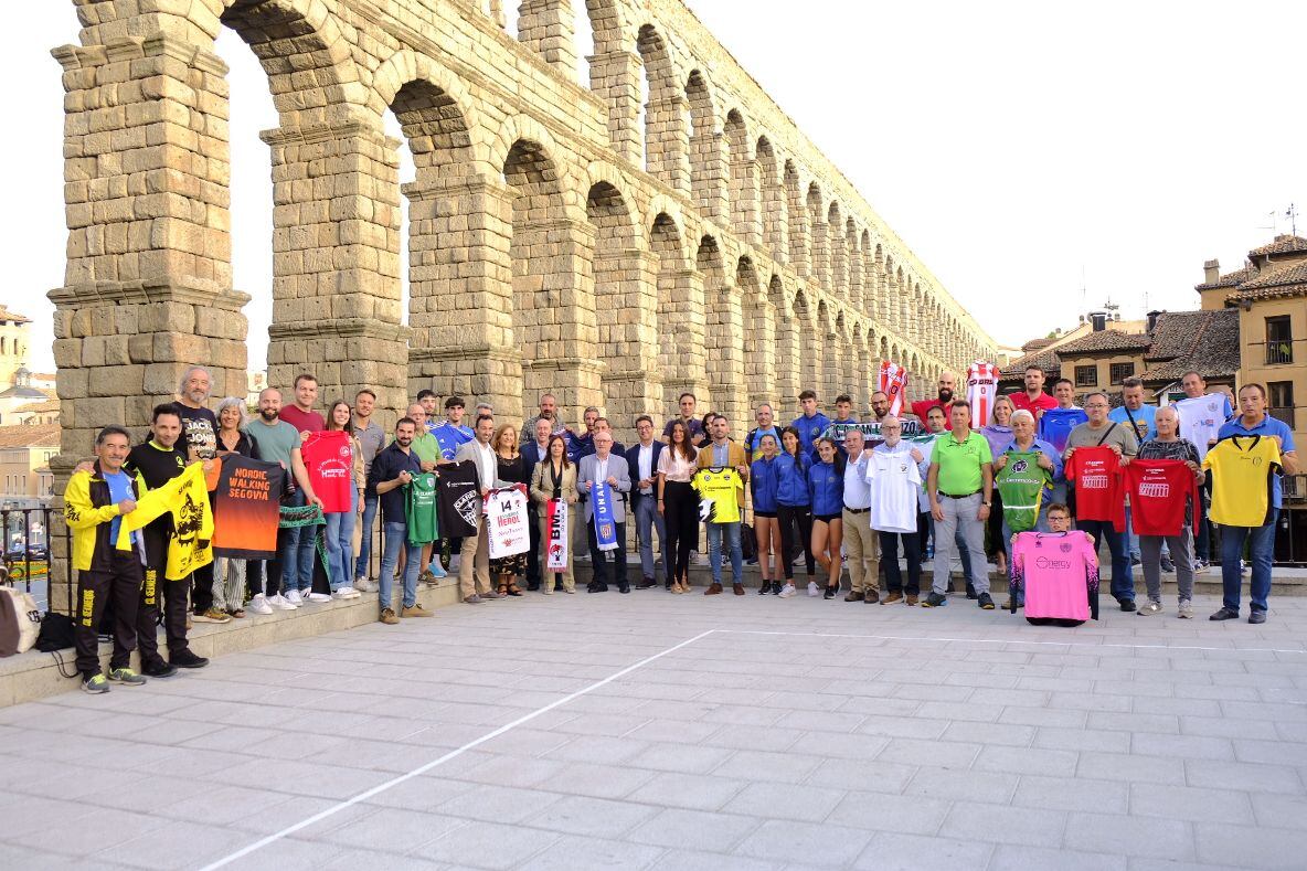 La Fundación Caja Rural reúne en el Acueducto a más de treinta clubes deportivos