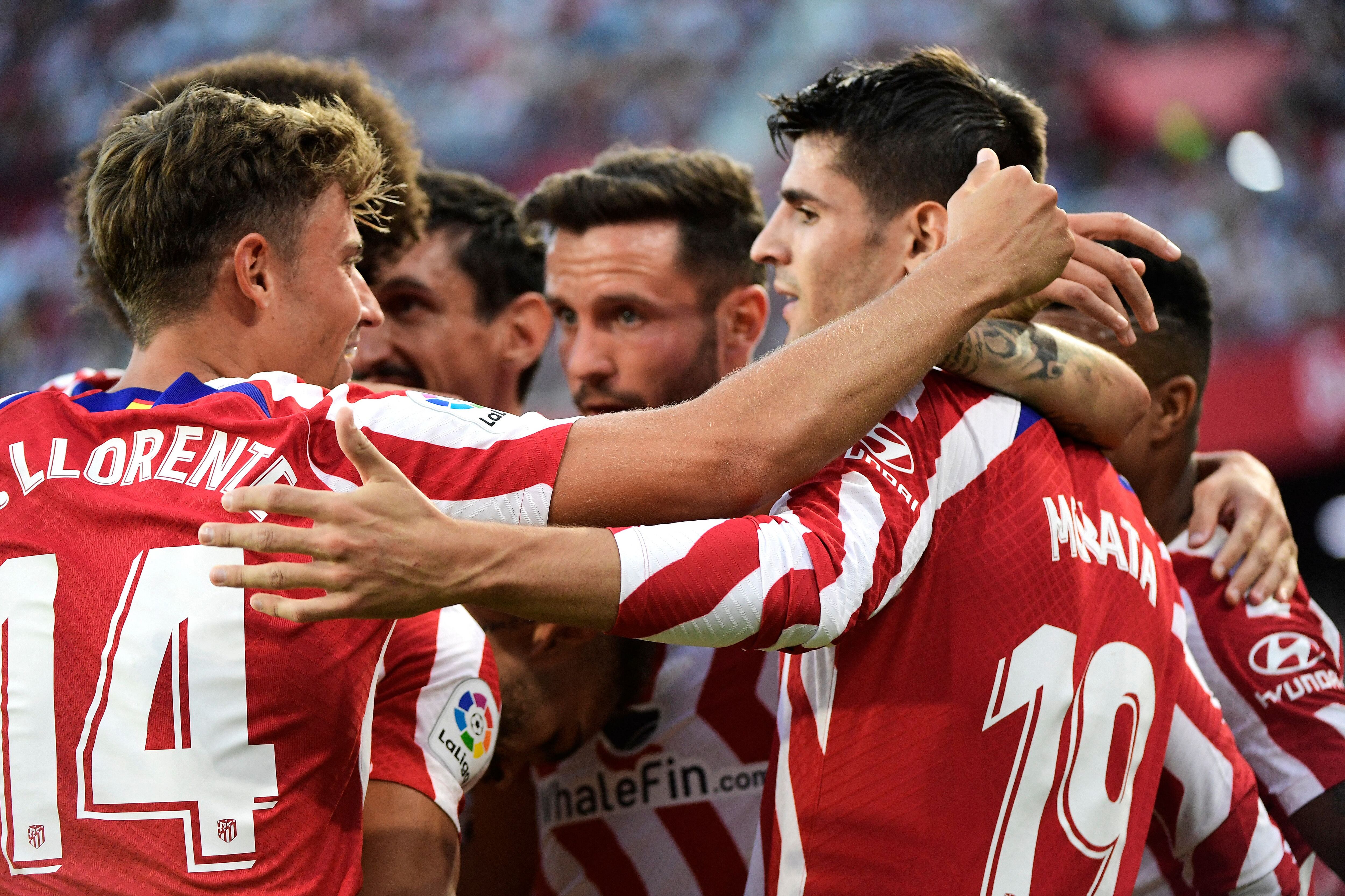 Álvaro Morata celebra con sus compañeros el segundo gol del Atlético de Madrid