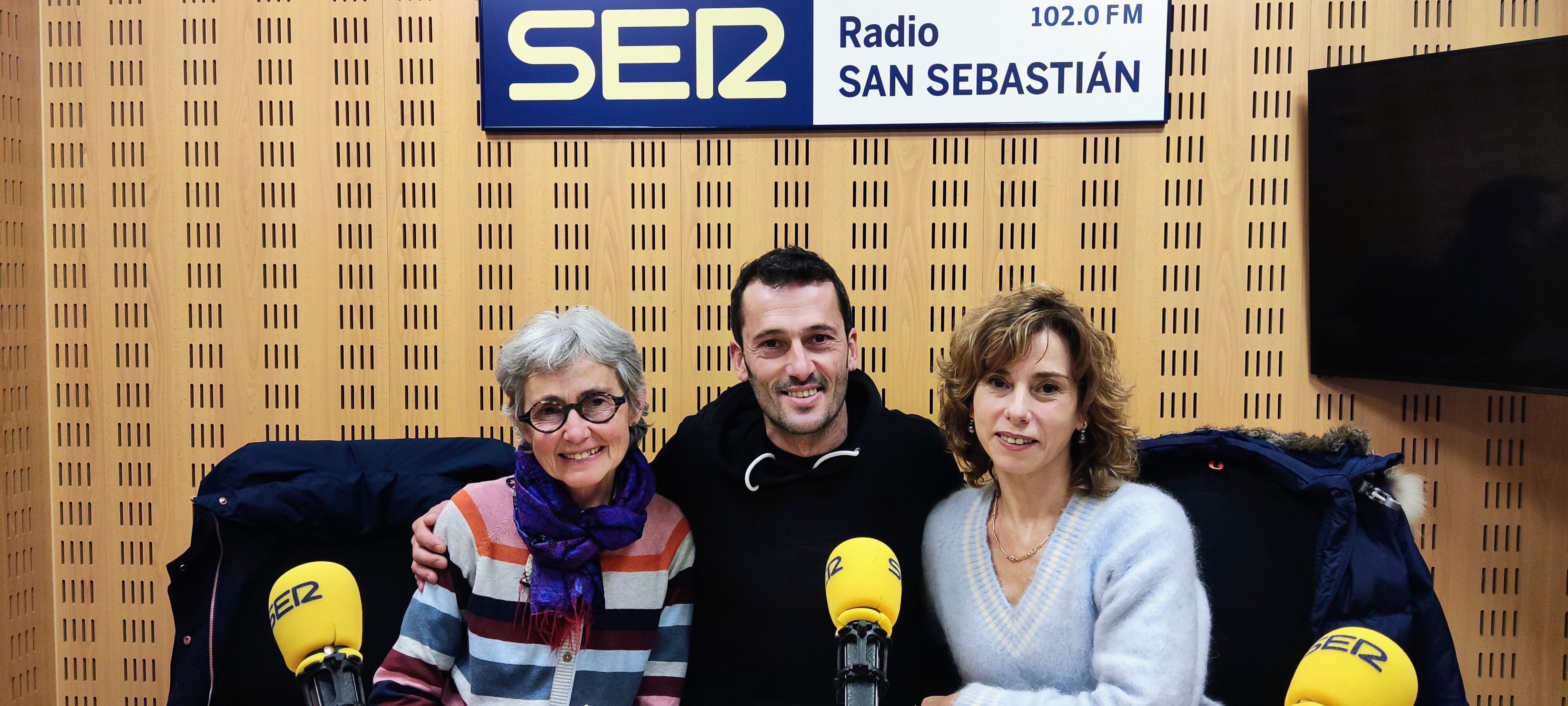 De izquierda a derecha: Amaia Ibarra (Hazi eta Ikasi), Dani Ruiz (En Bici Sin Edad) e Isabel Verdini (Verdini Dantza Taldea)