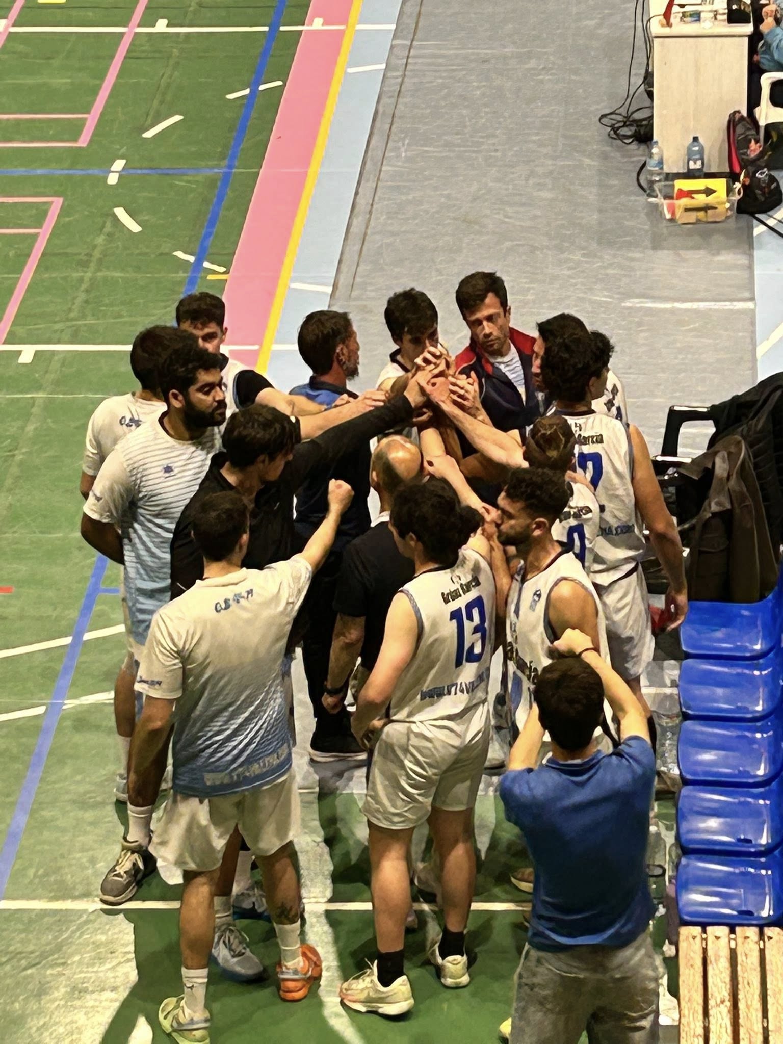 El V74 celebra la victoria final