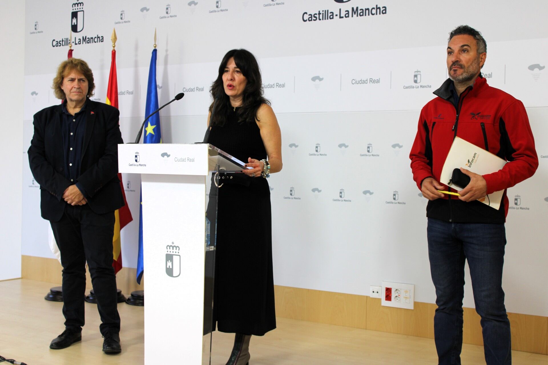 Blanca Fernández, delegada de la Junta durante el balance de la campaña contra incendios