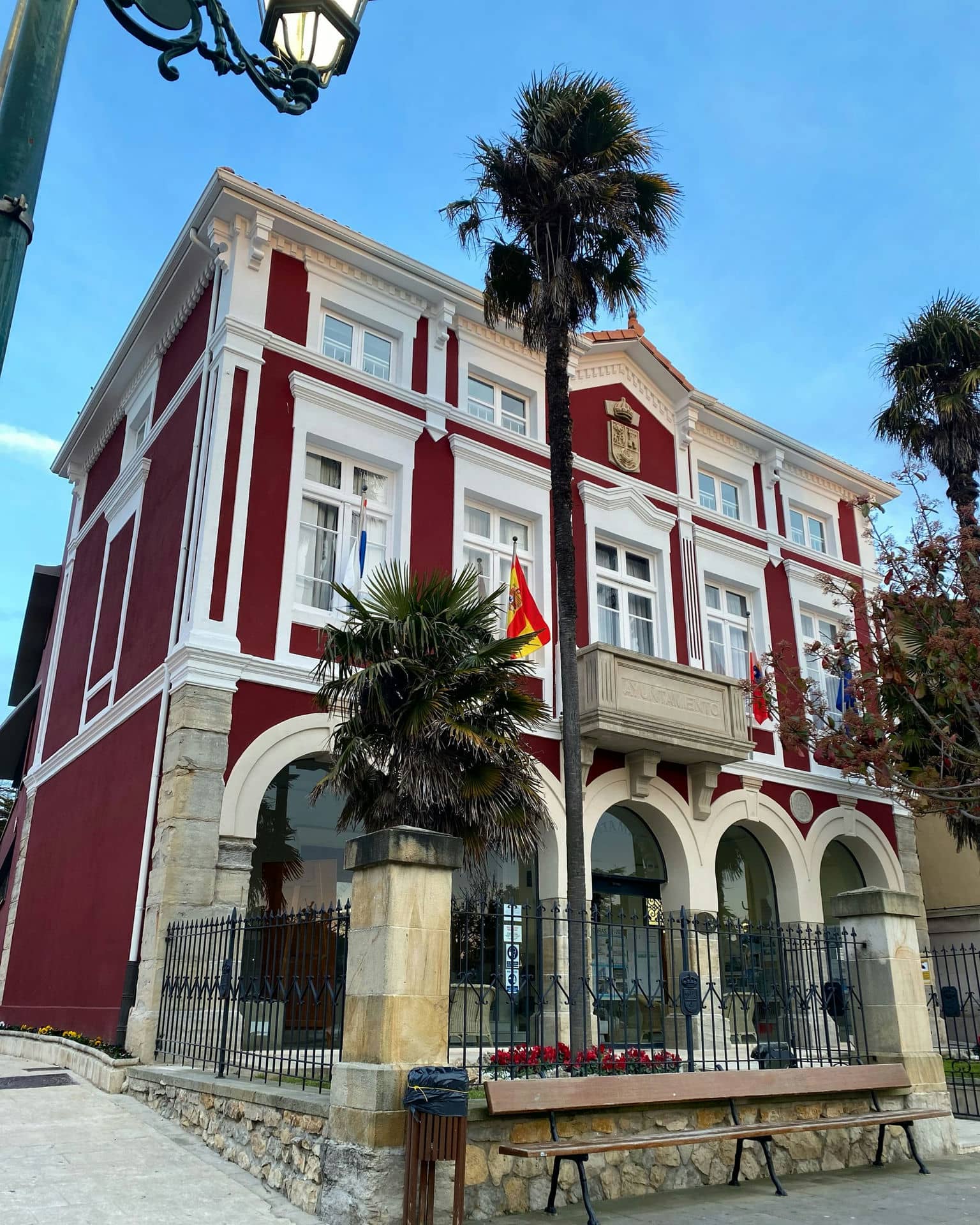 Fachada del Ayuntamiento de Suances