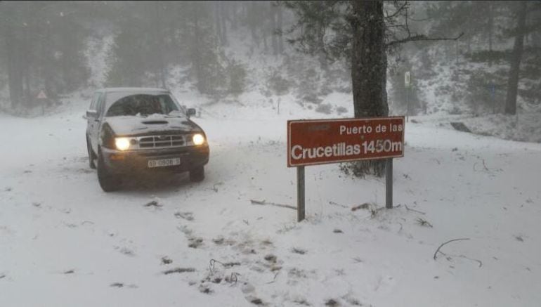 Nieve en el puerto de montaña de Las Crucetillas, en las sierras de Alcaraz y Segura