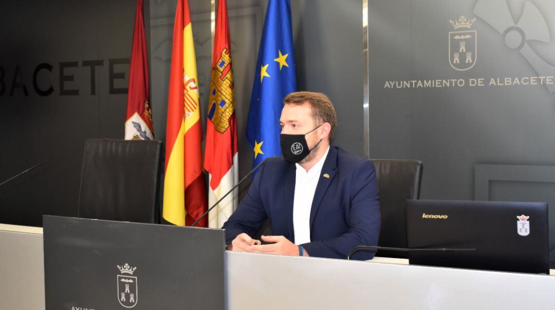 Manuel Martínez, durante la rueda de prensa