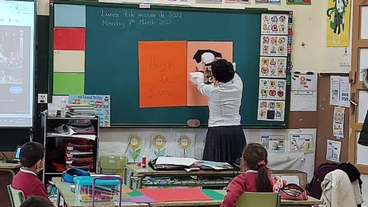 Las plantillas de docentes contarán el próximo curso con 300 profesionales más