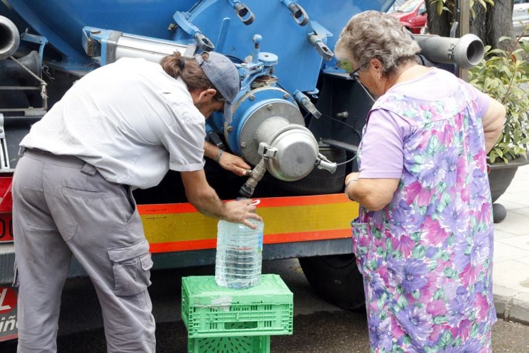 Els veïns de Monistrol de Montserrat no poden fer servir l&#039;aigua de l&#039;aixeta perquè està contaminada amb hidrocarburs
