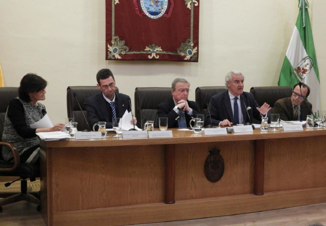 Imagen de la mesa redonda celebrada en el Colegio de Abogados de Sevilla