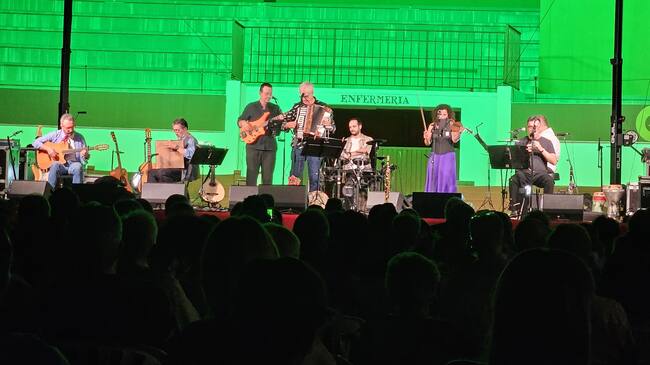 Otro momento de la actuación de Algibe, la noche del viernes