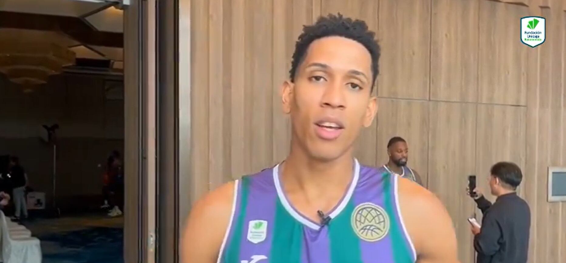 Tyson Pérez, atendiendo a los medios del Unicaja