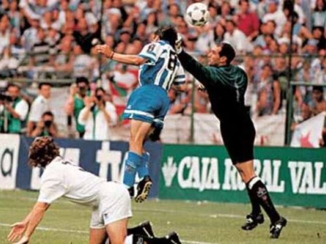 Alfredo Santaelena marca el gol de la victoria en la final copera de 1995