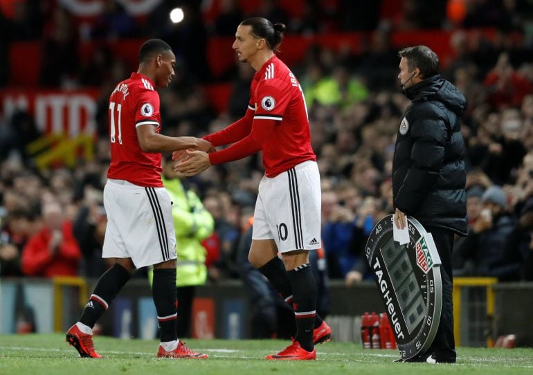 Ibrahimovic sustituye a Martial en el partido de este sábado