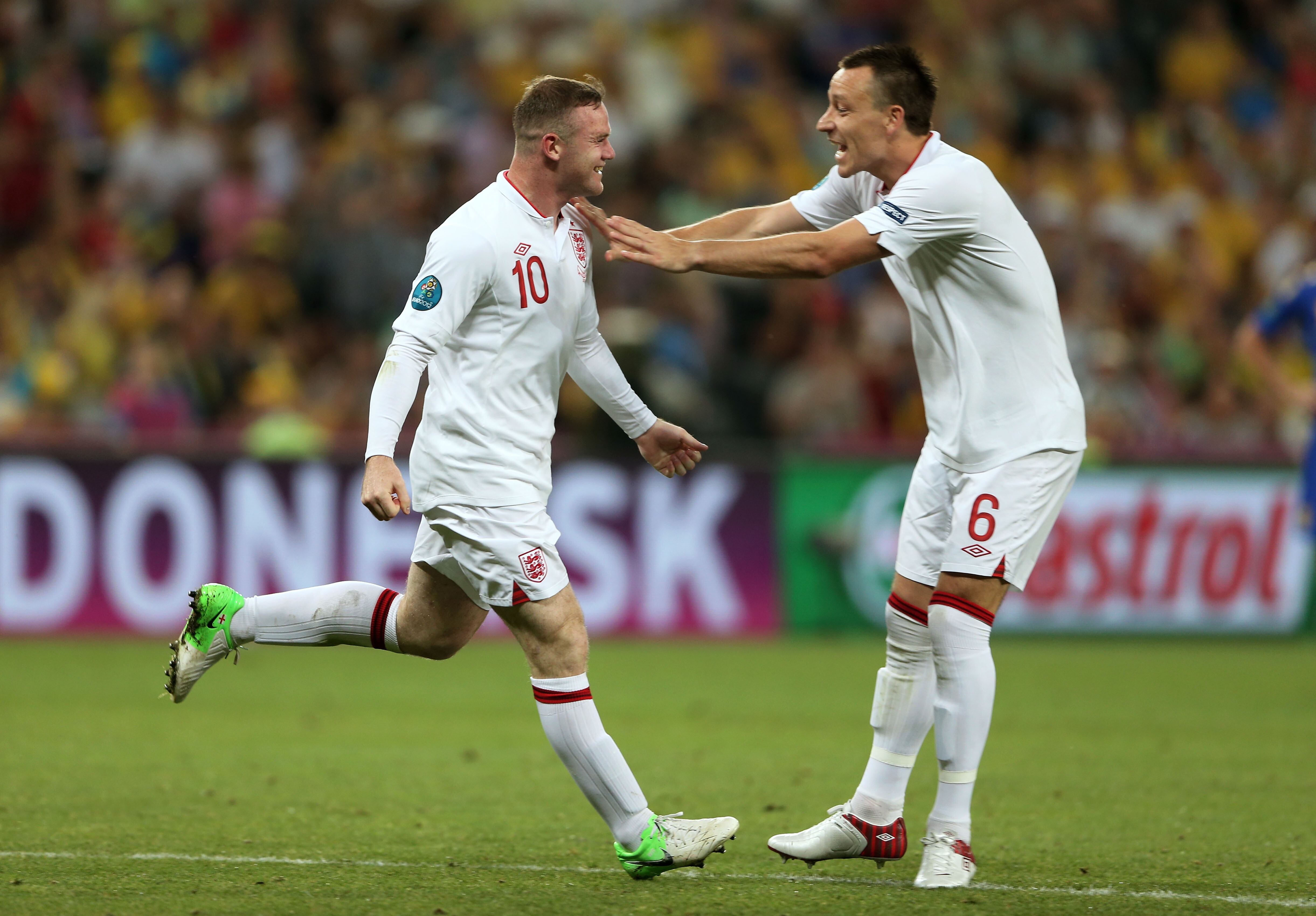 Rooney y Terry celebran un gol con Inglaterra en la Eurocopa de 2012