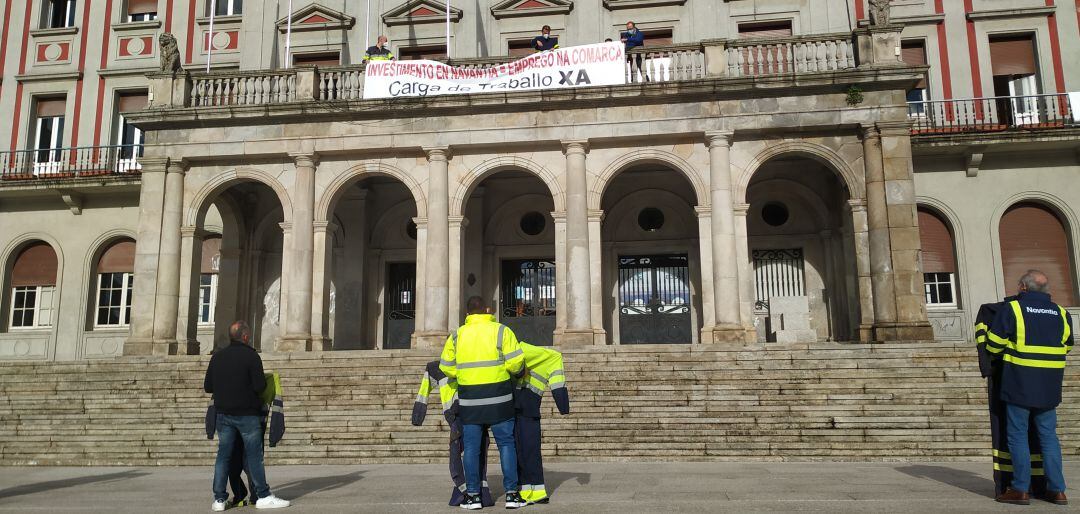 Navantia frente al Concello de Ferrol 