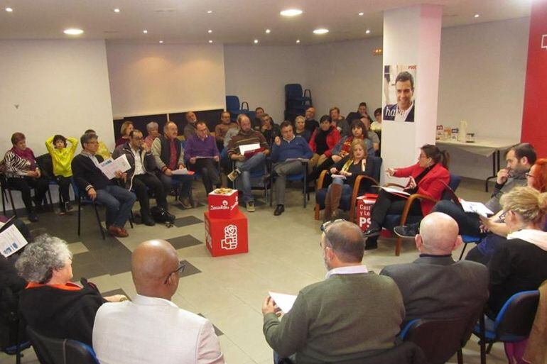 Ana Sánchez presenta el nuevo reglamento del PSOE en la sede de la agrupación de Zamora