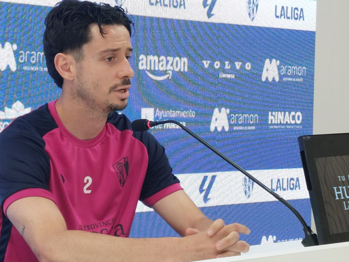 Toni Abad: "Todos hubiéramos firmado estar a falta de cinco partidos a dos puntos"