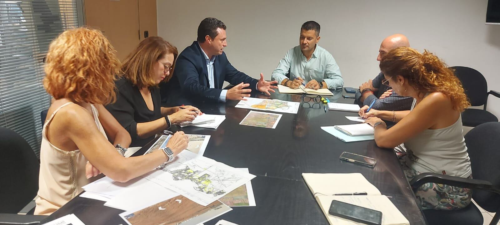 Visita del alcalde de Yaiza a la consejería de Educación del Gobierno de Canarias.