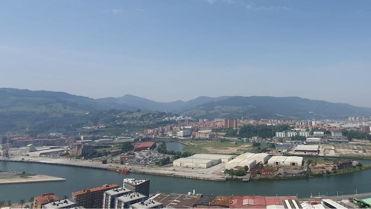 Las tres contemplan el soterramiento de las vías, la creación de zonas verdes, espacios económicos y la construcción de hasta 2.000 viviendas