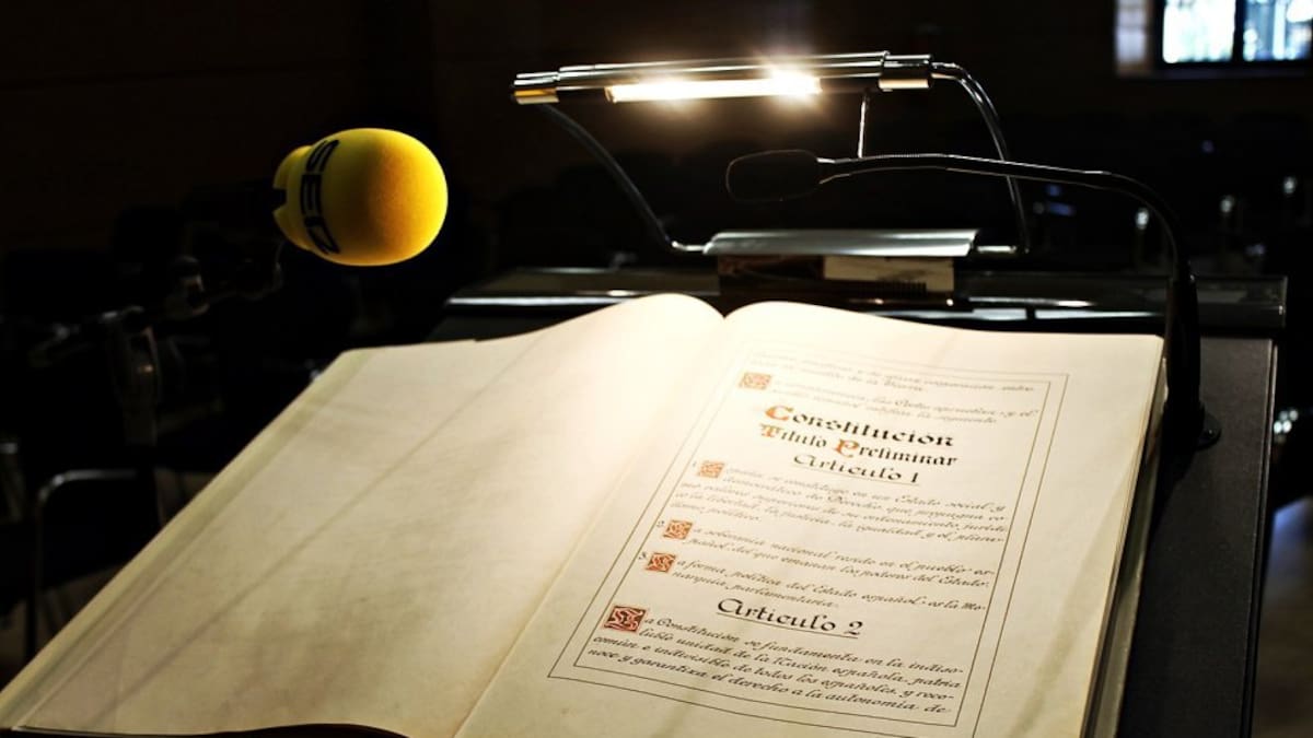 Lectura pública de la Constitución Española en la sede Universitaria Ciudad de Alicante de la Universidad de Alicante (UA)