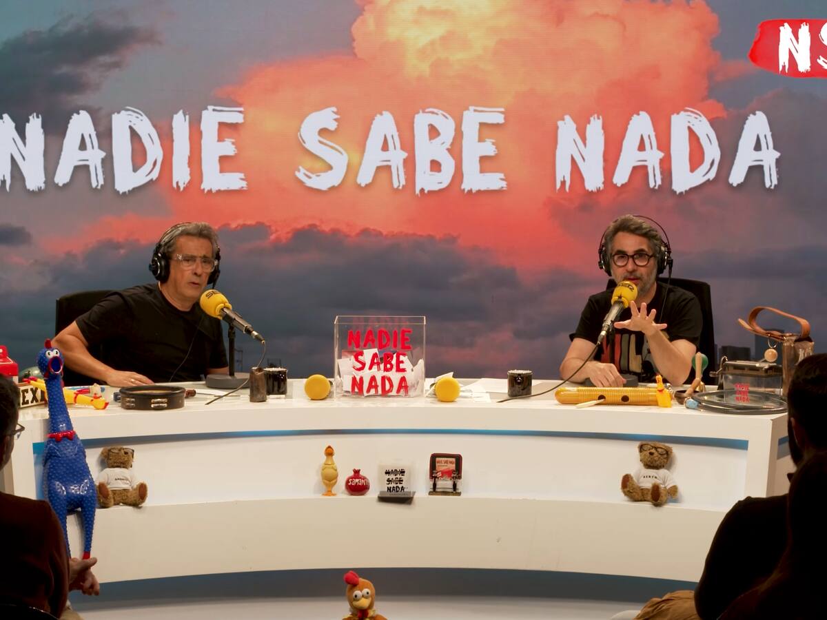 La disparatada teoría de un oyente sobre la próstata y por qué los mayores flotan mejor en el mar: "Es como llevar una boya por dentro"