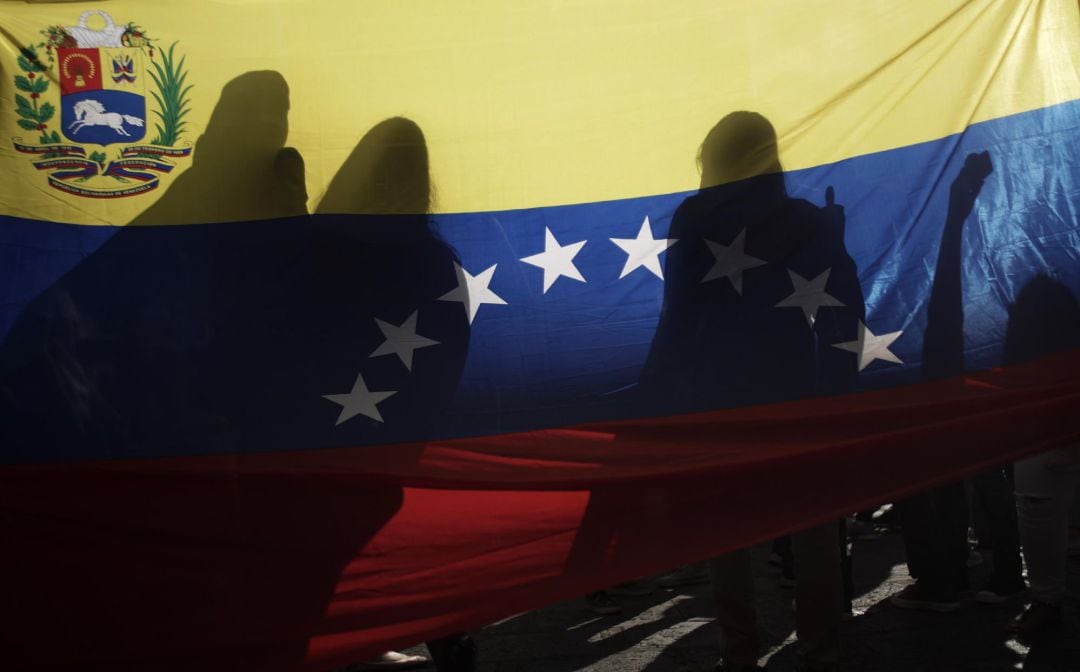 Dos presidentes, Maduro y Guaidó, consideran que gozan de total legitimidad para dirigir la nación