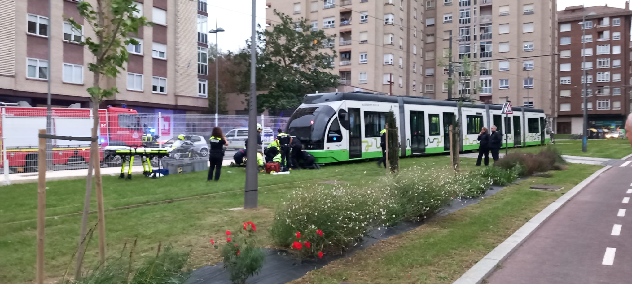 Una mujer ha sido atropellada por el tranvía frente a Escolapios