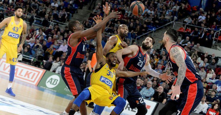 Imagen del partido entre Baskonia y Maccabi en el Buesa Arena