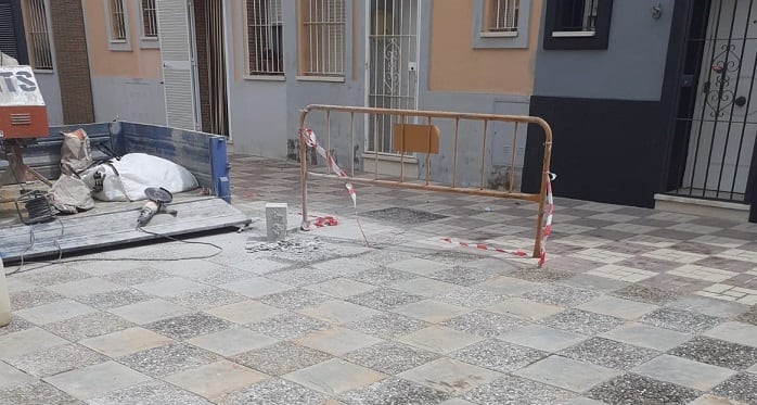 Reparaciones en el acerado de La Línea