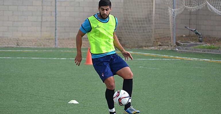 El ya ex jugador del Real Jaén, Fran Martínez, durante un entrenamiento con el equipo.